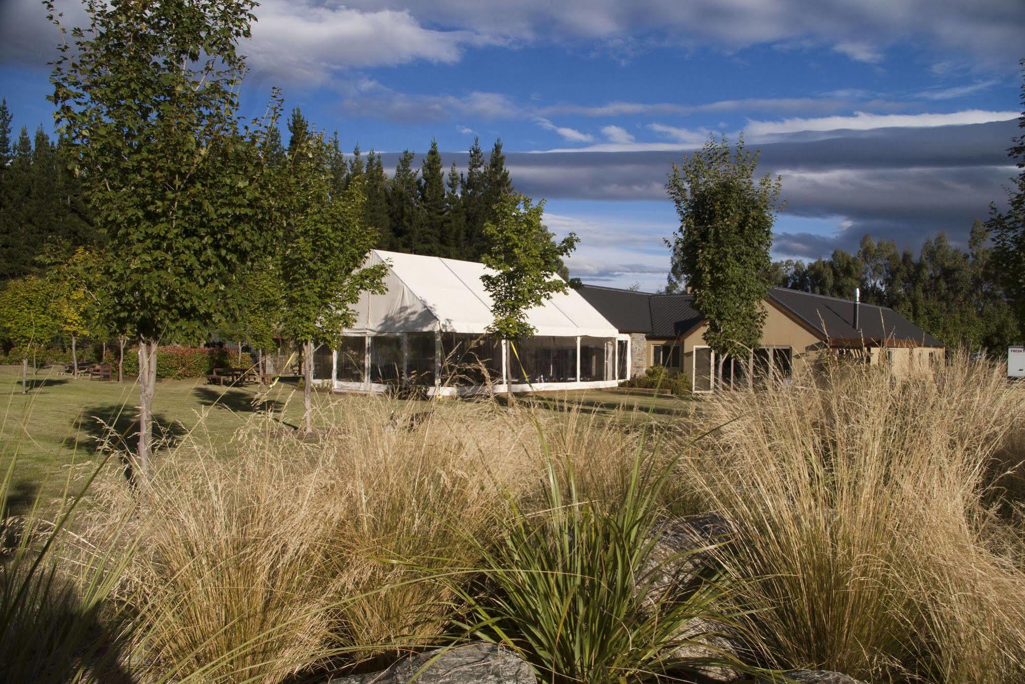 Maple Lodge Luxury Bed & Breakfast Albert Town Exteriér fotografie