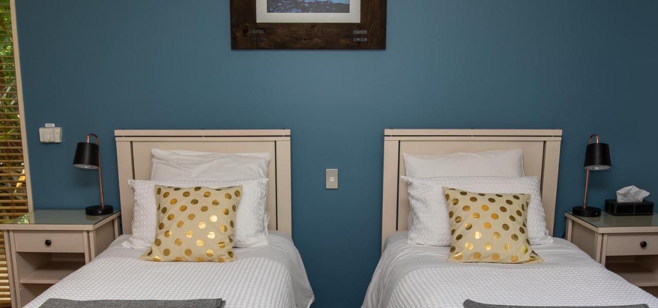 Maple Lodge Luxury Bed & Breakfast Albert Town Exteriér fotografie